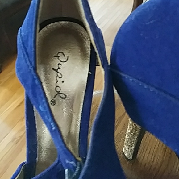 Shoes - Picture 4 of 8